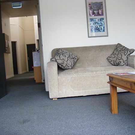Cromwell Backpackers Hostel Exterior photo