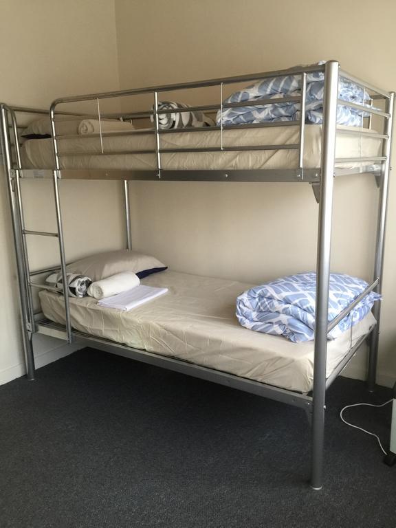 Cromwell Backpackers Hostel Exterior photo